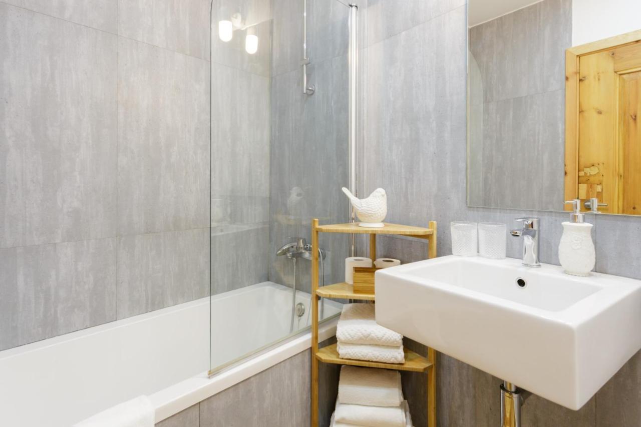 Amazing Rooftop Terrace With River And Historic City View 4 Bedrooms 4 Bathrooms Ac 19Th Century Building Chiado Лиссабон Экстерьер фото